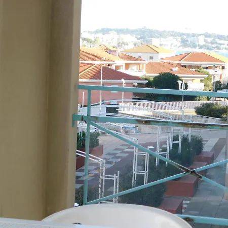 Апартаменты Charmant T2 Residence Les Pins Bleus Proche Mer